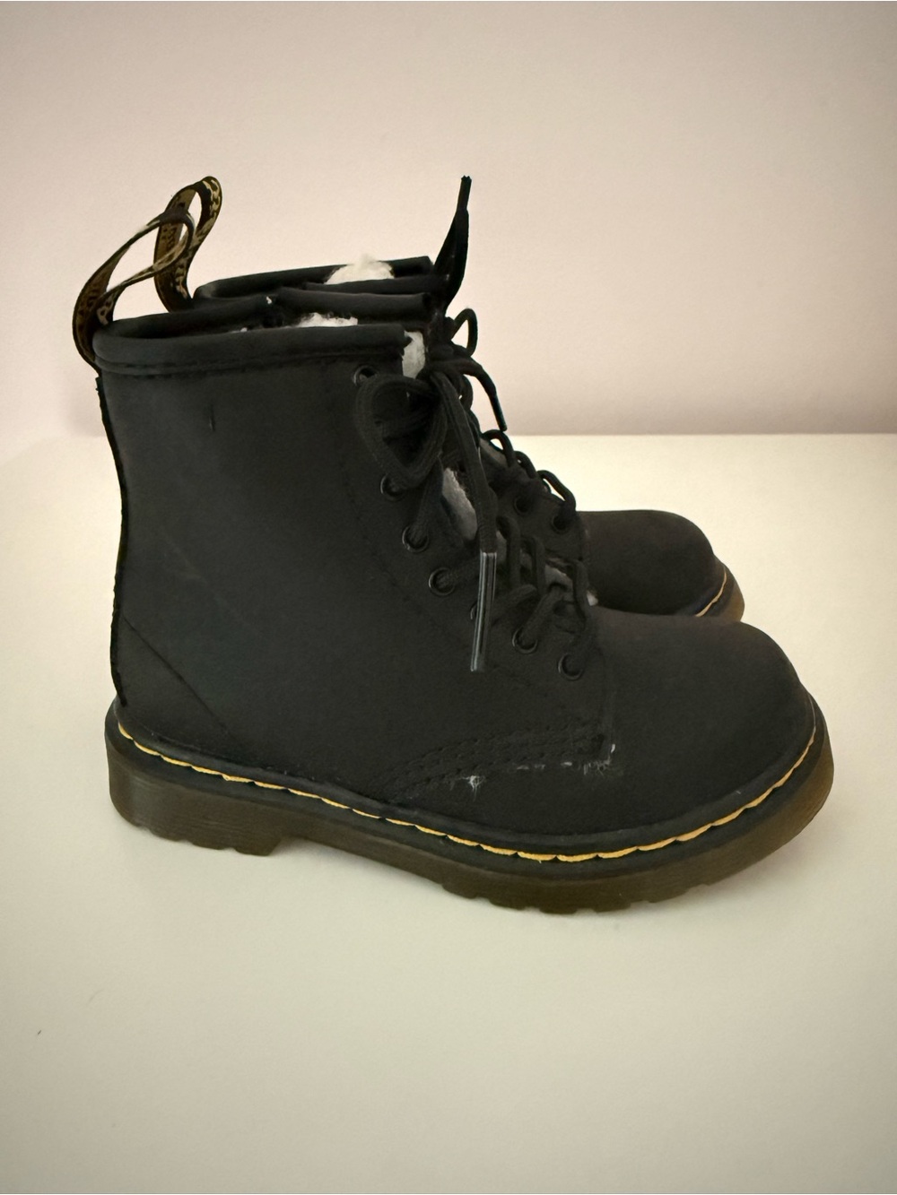 Kids Dr. Martens Black Boots with White Sherpa Lining Size 8